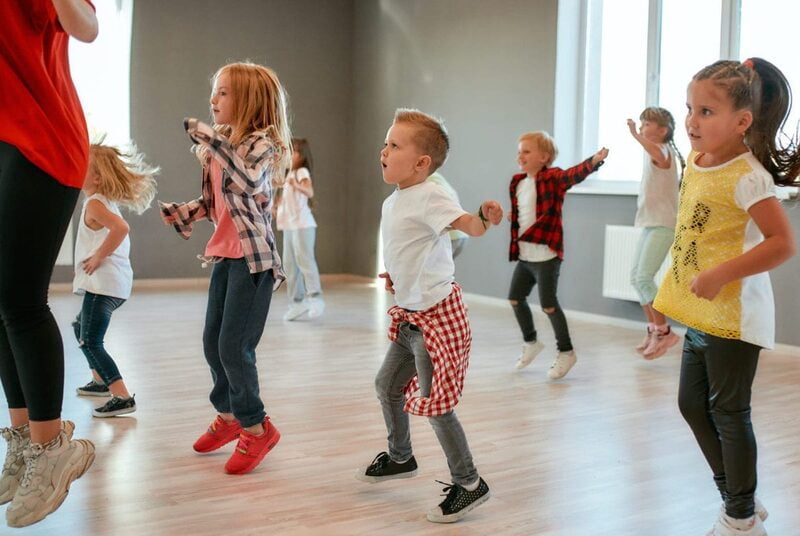 Young Shakers Club - White Swans (Mondays 2-3pm) Young Shakers Club - White Swans (Mondays 2-3pm)